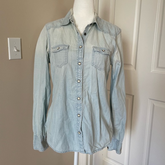 American Eagle Outfitters Western Distressed Light Blue Denim Coastal Boho Top - Picture 2 of 6